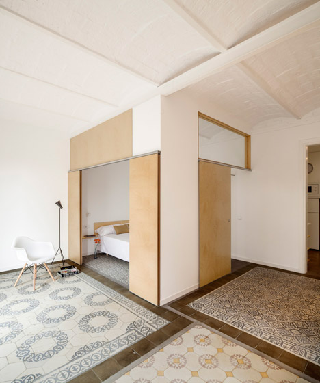 Eixample apartment renovation in Barcelona by Adrian Elizalde