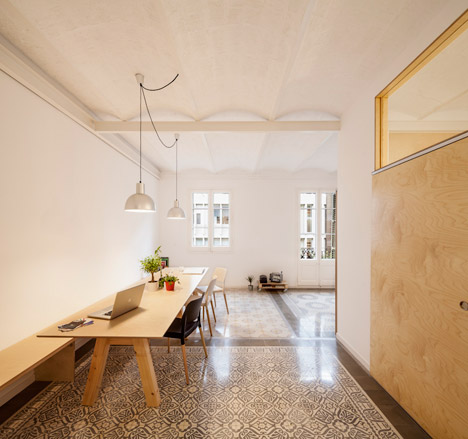 Eixample apartment renovation in Barcelona by Adrian Elizalde
