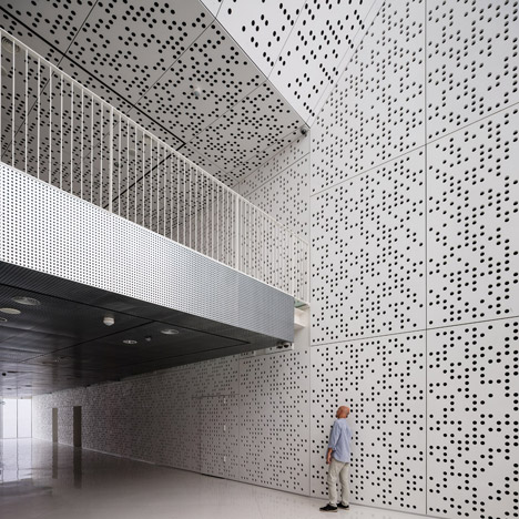 Fine Arts Museum by Estudio Arquitectura Hago