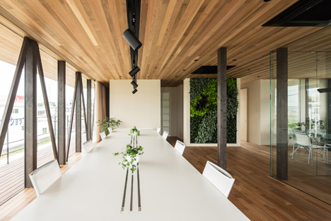 Glass + Wood by Hironobu Hamada