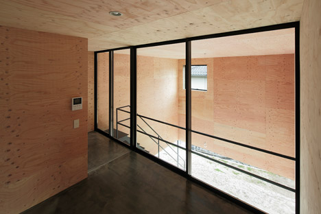 House in Miyake by Yoshio Ohno Architects