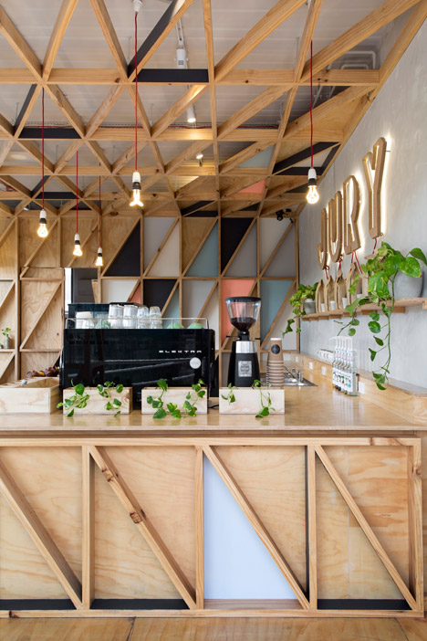 Jury Cafe by Biasol Design Studio