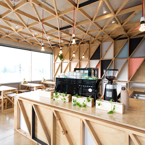 Jury Cafe by Biasol Design Studio