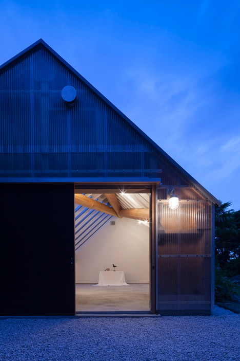 Light Shed by FT Architects