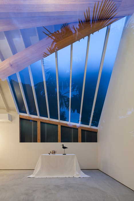 Light Shed by FT Architects