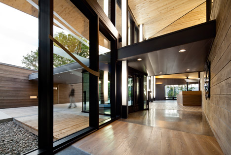 Mont-Tremblant Discovery Centre by Smith Vigeant