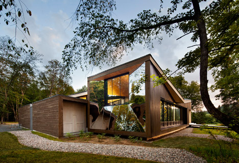 Mont-Tremblant Discovery Centre by Smith Vigeant