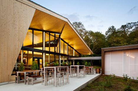 Mont-Tremblant Discovery Centre by Smith Vigeant