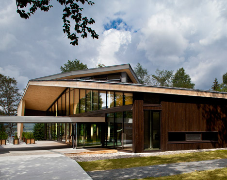Mont-Tremblant Discovery Centre by Smith Vigeant
