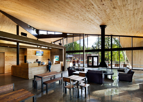 Mont-Tremblant Discovery Centre by Smith Vigeant