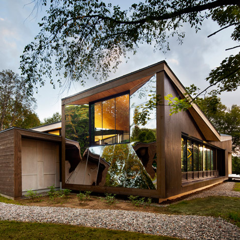 Mont-Tremblant Discovery Centre by Smith Vigeant