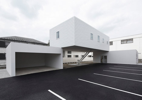 Nagasawa Dental Clinic by Kunihiko Matsuba
