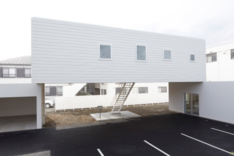 Nagasawa Dental Clinic by Kunihiko Matsuba