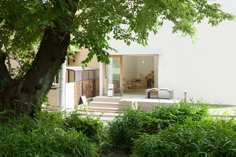 Oeuf by Flat House