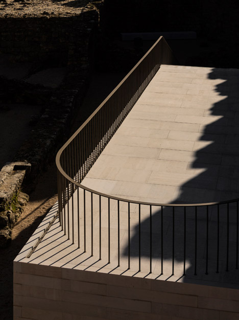 Pombal Castle's Visitor Centre by Comoco Architects