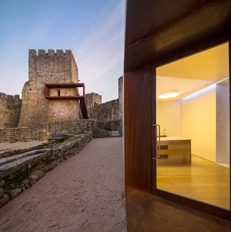 Pombal Castle's Visitor Centre by Comoco Architects