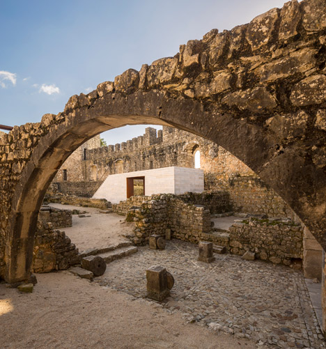 Pombal Castle's Visitor Centre by Comoco Architects