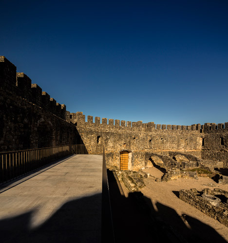 Pombal Castle's Visitor Centre by Comoco Architects