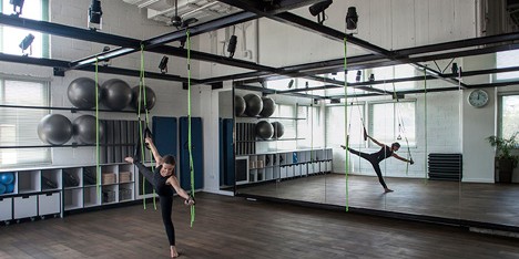 Jacobs-Yaniv Architects creates pilates studio for Paralympic swimmer