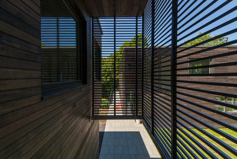 Red Rock House by Anmahian Winton Architects