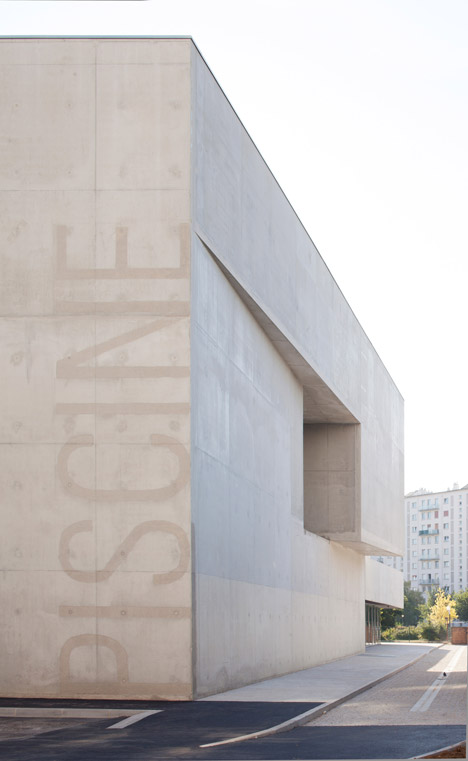 Restructuring and extension of swimming pool in Bagneux by Dominique Coulon et associés