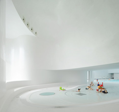 Restructuring and extension of swimming pool in Bagneux by Dominique Coulon et associés
