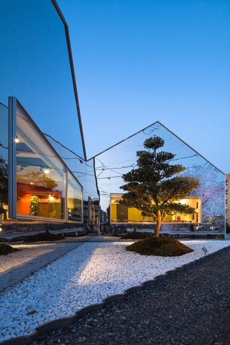 Roadside café by Bandesign