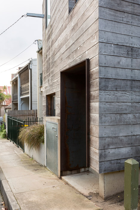Stirling-House-by-Mac-Interactive-Architects_dezeen_468_18