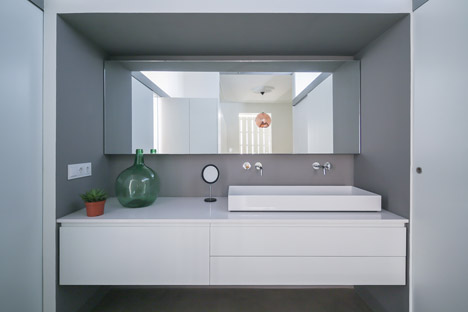 The Wall apartment in Barcelona by Nook Architects