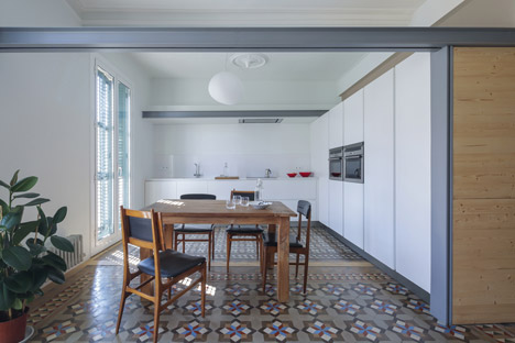 The Wall apartment in Barcelona by Nook Architects