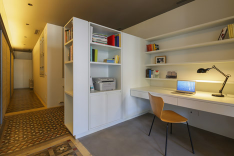 The Wall apartment in Barcelona by Nook Architects