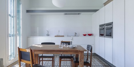 The Wall apartment in Barcelona by Nook Architects