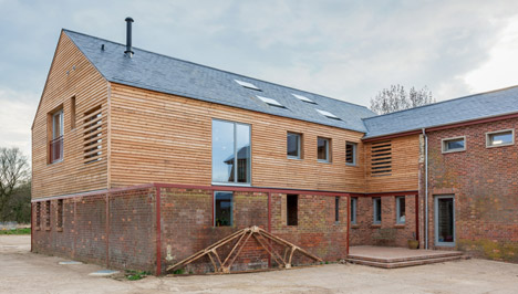 Timber Frame House in Leighton Buzzard by A-Zero