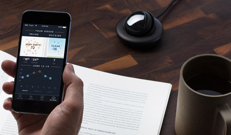 TZOA wearable enviro tracker by Woke Studios