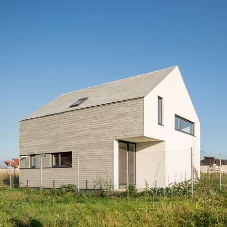 Insert Studio completes house in Romania with two cut-away corners
