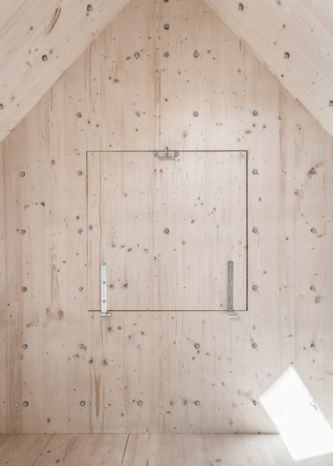 Antoine by Bureau A