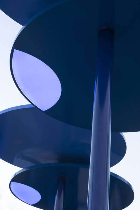 Big-Blue-Bus-Shelters-by-LOHA_dezeen_468_3
