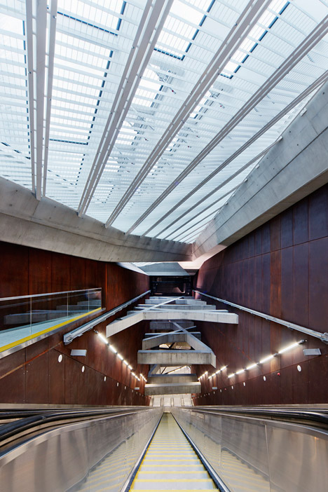 Budapest metro station by Spora Architects