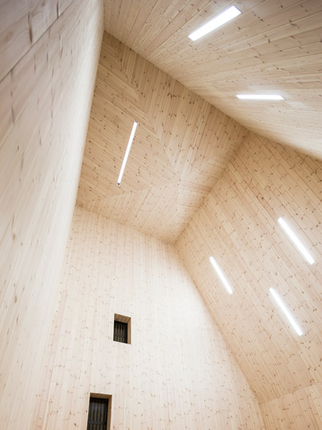 Community Church, Knarvik by Reiulf Ramstad