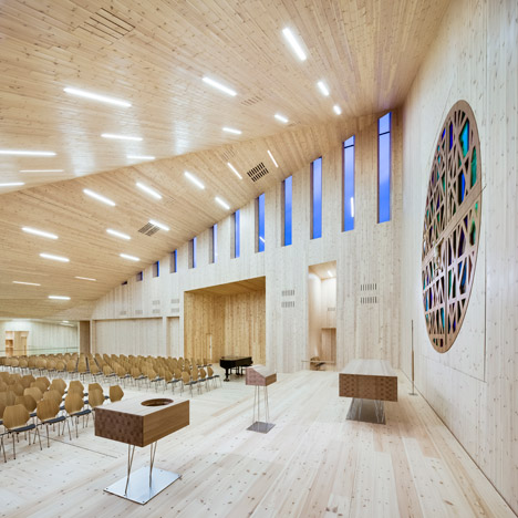 Community Church, Knarvik by Reiulf Ramstad