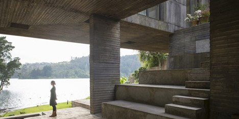 Casa Guna by Pezo von Ellrichshausen