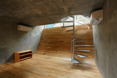 House in Byobugaura by Takeshi Hosaka