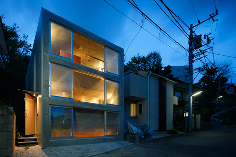House in Byobugaura by Takeshi Hosaka