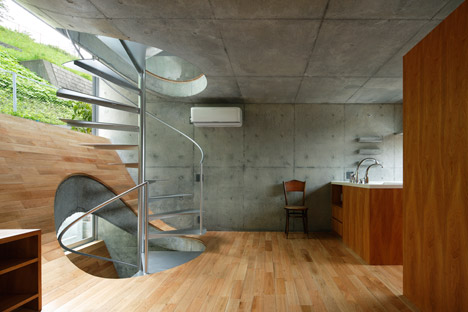 House in Byobugaura by Takeshi Hosaka