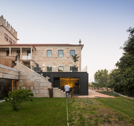 House in Guimarães by Elisabete Saldanha