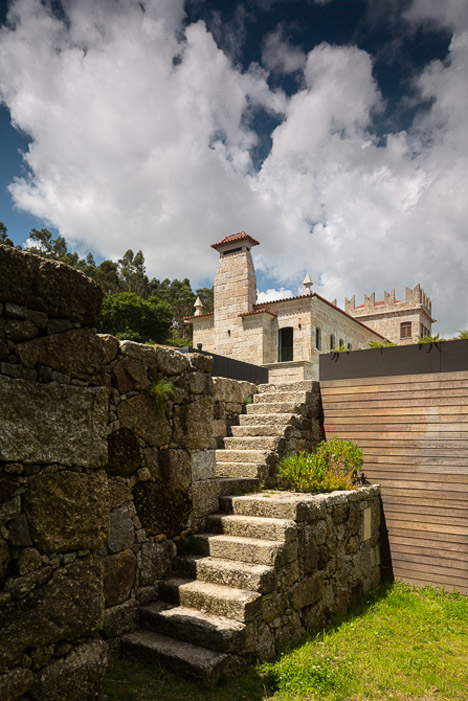 House in Guimarães by Elisabete Saldanha