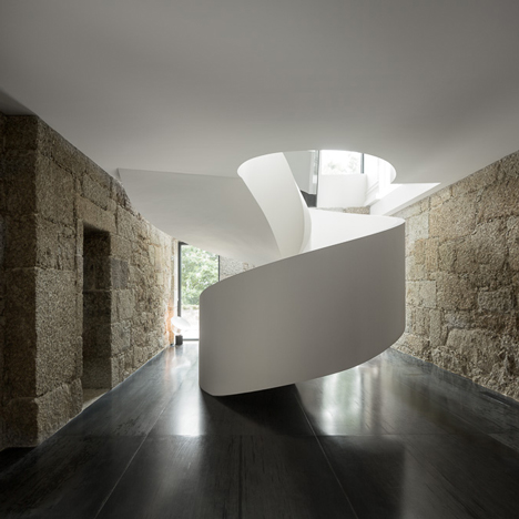 House in Guimarães by Elisabete Saldanha