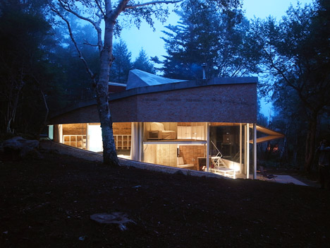 House in Nagohara by Double Negatives Architecture