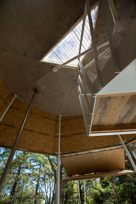 House in Nagohara by Double Negatives Architecture