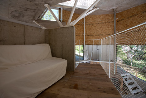 House in Nagohara by Double Negatives Architecture